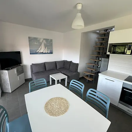 Sun Apartment *
